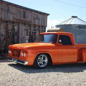 Meet your Posher, Dustin